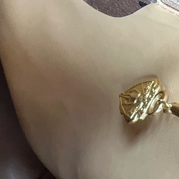 Auth Gucci GG Supreme PVC x Leather Beige Drawstring Shoulder Bag - Picture 6 of 14